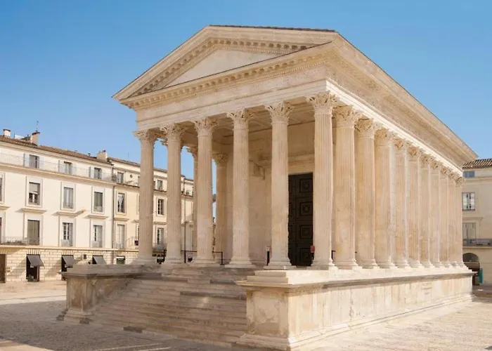 Le Notre Dame-centre Ville-gare * نيم